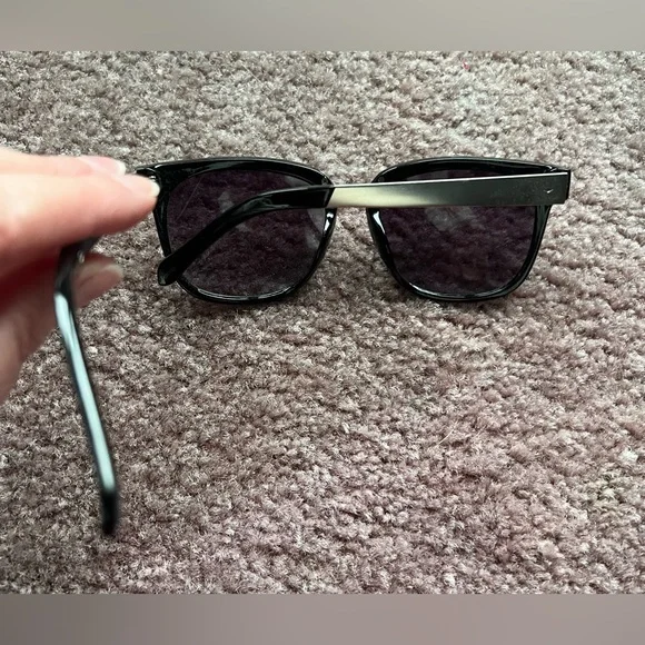 Fossil Sunglasses - Picture 4 of 5